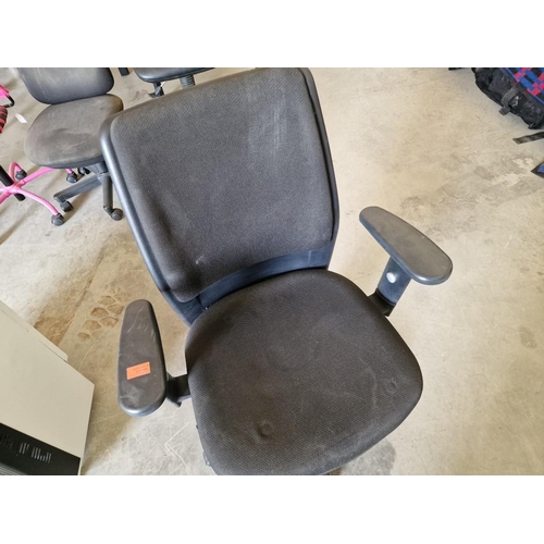 780 - Black Colour Office Chair