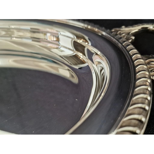 792 - High Quality Silver Plated Oval Shape Twin Handle Tray with Patterned Border, * Looks Immaculate / U... 