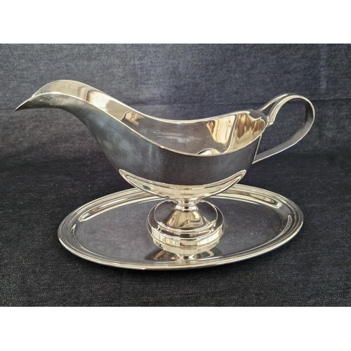 794 - High Quality Silver Plated Gravy / Sauce Boat on Fixed Oval Saucer, * Look Immaculate / Unused Condi... 