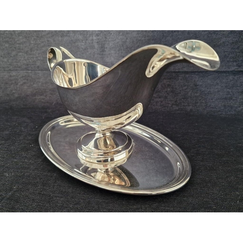 794 - High Quality Silver Plated Gravy / Sauce Boat on Fixed Oval Saucer, * Look Immaculate / Unused Condi... 