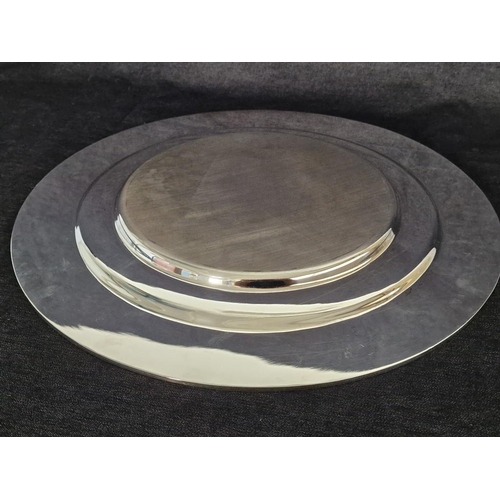 797 - High Quality Silver Plated Round Serving Plate with Patterned Border and National Emblem of Oman, * ... 