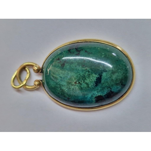 800 - 14ct Gold Oval Shape Pendant with Green Stone / Malachite(?), (Approx. H: 33mm, 6.0g), Together with... 