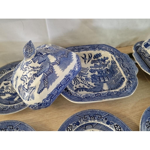 10 - 2 x Lidded Blue & White Willow Pattern Staffordshire Ware Tureens (Approx. 26 x 22.5 x 16cm), Togeth... 