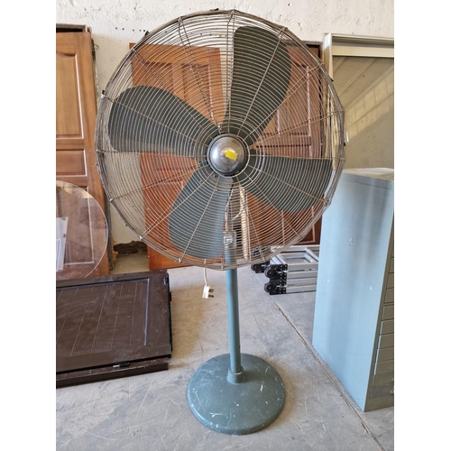 100 - 'Aero' Large Floor Standing 30'' Oscillating Fan, * Basic Test & Working *