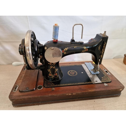 77 - Antique Vesta Cast Iron Sewing Machine, Hand Crank, * Basic Test & Working *