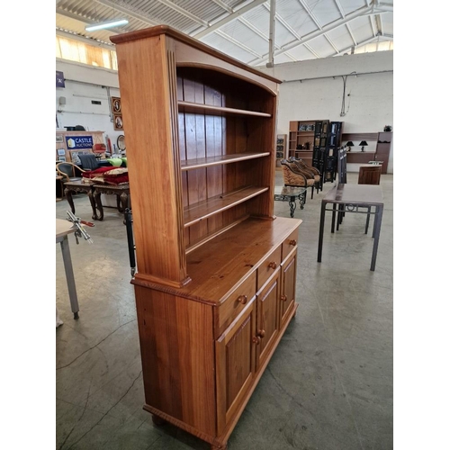 189 - Pine Dresser with 3 x Display Shelves and Arched Top, Over 3-Drawers and Double & Single Cupboard, (... 