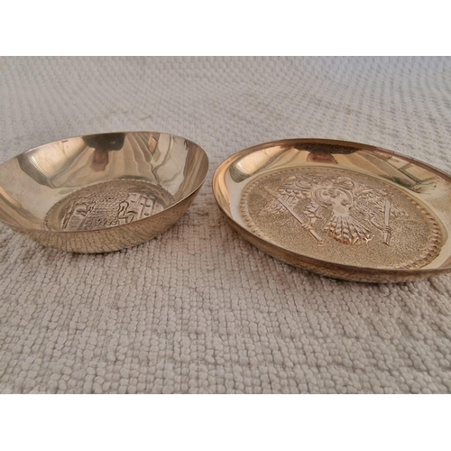 192 - 2 x Silver (.830) Round Dishes with Embossed Twin Headed Eagle Pattern, (Approx. Largest Ø: 9.5cm, T... 