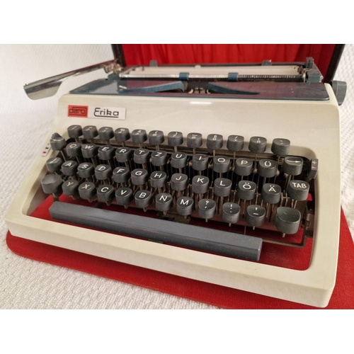 20 - Vintage 'Daro Erika' Typewriter , (32/42), in Carry Case