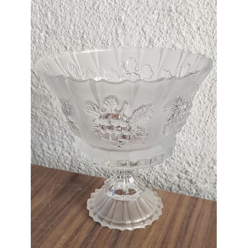 317 - Retro Cut Heavy Glass Pedestal Fruit Bowl - High Ornate with Fruit Pattern (Ø21.5cm x H:22cm) Togeth... 