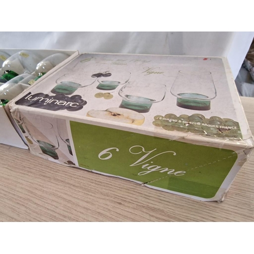 38 - Boxed Set of 6 x Luminare French Glasses with Green Bases