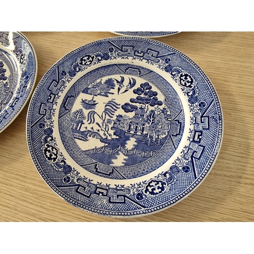 8 - 6 x Blue & White Willow Pattern Dinner Plates, (Approx. 25cm)