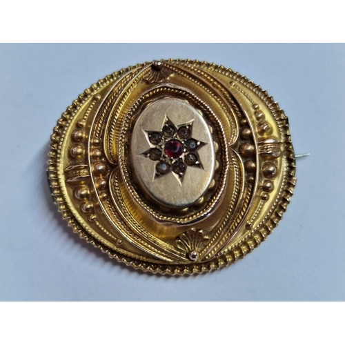 116 - Antique / Victorian 9ct Gold Decorative Mourning Brooch / Pendant with Centre Red Stone, (Approx. W:... 