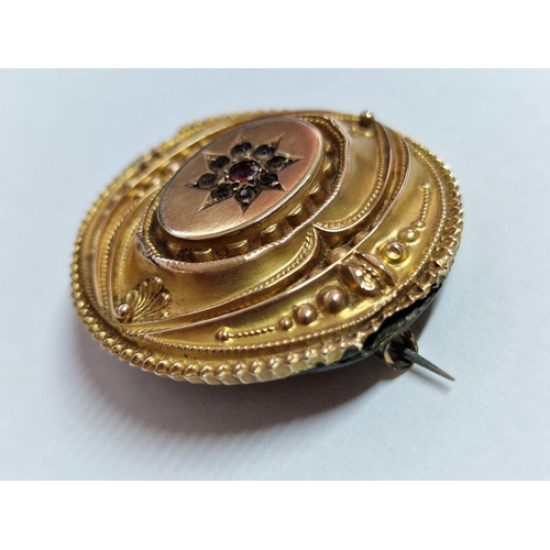 116 - Antique / Victorian 9ct Gold Decorative Mourning Brooch / Pendant with Centre Red Stone, (Approx. W:... 