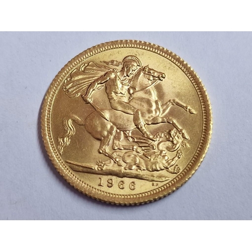 173 - British 1966 Queen Elizabeth II One Sovereign (Full) Gold Coin, (Approx. 7.98g, Ø:22mm, 22ct Gold).
... 