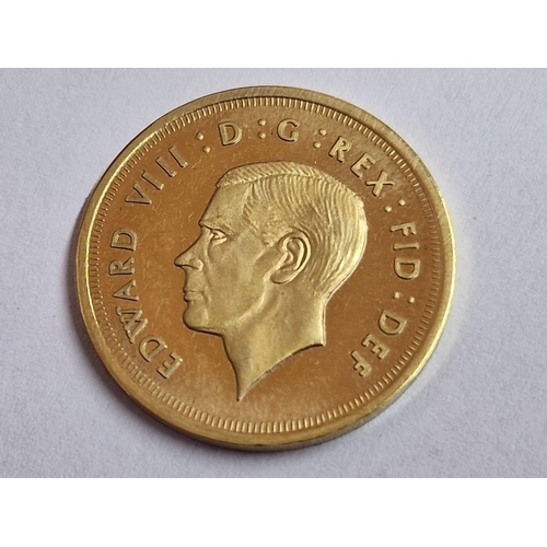 182 - 9ct Gold 'Fantasy Sovereign' Depicting King Edward VIII and Dated 1936, (Approx. 4.2g, Ø:: 19.5mm)