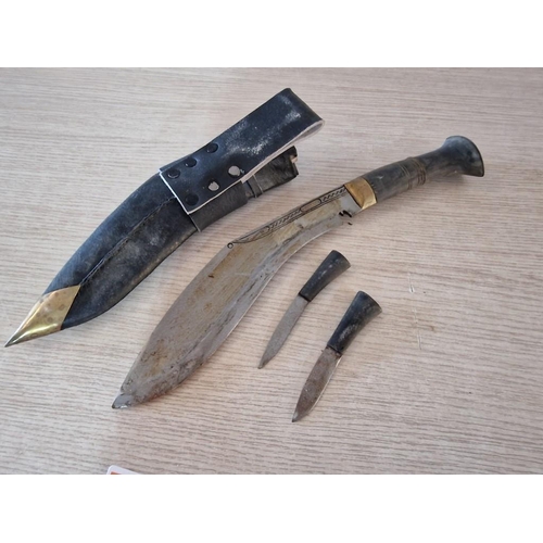 186 - Kukri Knife in Sheath with 2 x Mini Daggers