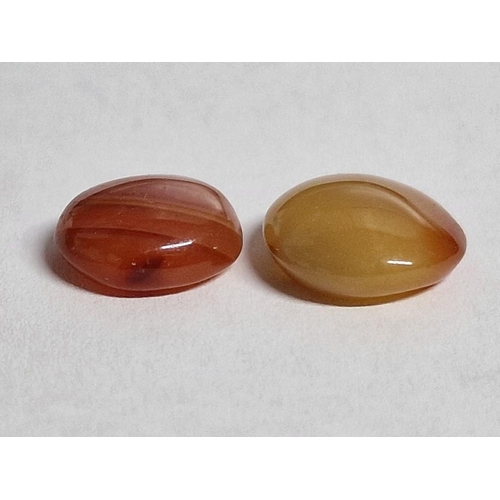 740 - 2 x Loose Yemeni Flat Back Agate Stones, (Largest Approx. Ø: 12mm), (2)