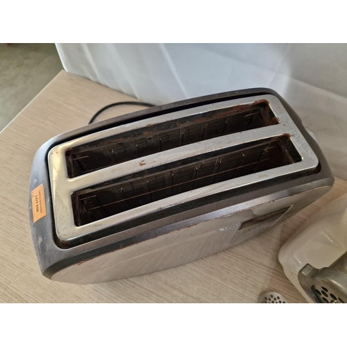 658 - Morphy Richards Toaster, Moulinex Electric Mincer and Braun Electric Juicer, Untested, (3)