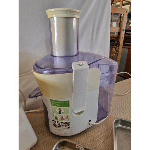 659 - Moulinex Electric Mincer, Philip Electric Juicer and 2 x Stainless Steel Pans with Handles, (Unteste... 