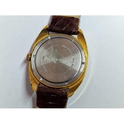 573 - Wostok Gents Wrist Watch, Made in USSR, Gold Tone Face & Case with Date, 17 Jewells, * Running When ... 