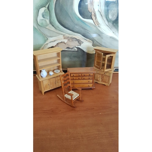 272 - Doll House Furniture; Victorian Wooden Mini Furniture; Chest of Drawers (4 x 10 x 8cm) Display Unit ... 