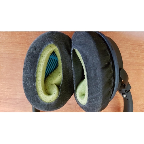 520 - Bose Wireless Headphones in Case (Un-Tested, A/F)