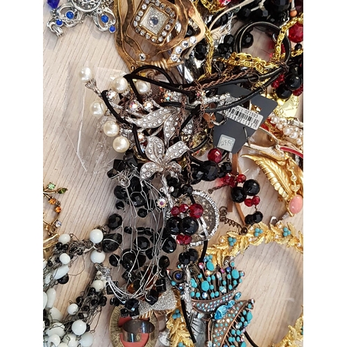 565 - Huge Collection of Fashionable Costume Jewellery; Necklaces, Bracelets Earrings, Rings etc (More tha... 