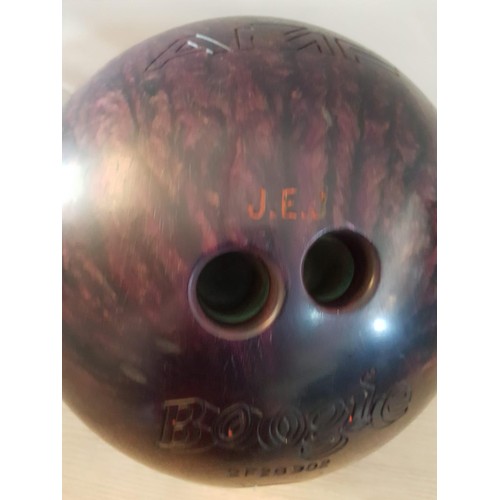 112A - 2 x Bowling Balls with 1 x Bowling Bag