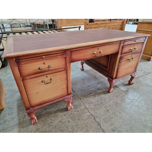 789 - Vintage English Twin Pedestal Kneehole Writing Desk with 5-Drawers and 2 x Slide-Out Extensions, Ove... 