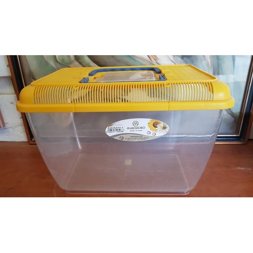 273 - Small plastic Fish Tank (Aquarium Carrier), (Approx 30 x 20 x 22cm)