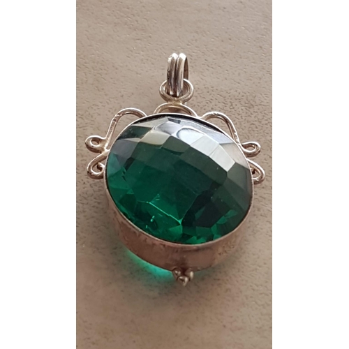 443 - Large .925 Silver Pendant with Green Crystal (3.5 x 2.5cm, Total Weight 10gr)