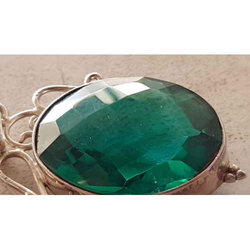 443 - Large .925 Silver Pendant with Green Crystal (3.5 x 2.5cm, Total Weight 10gr)