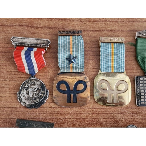 260 - Collection of 10 x Assorted Medals (see multiple catalogue photos)