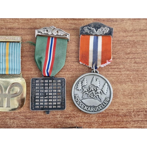 260 - Collection of 10 x Assorted Medals (see multiple catalogue photos)