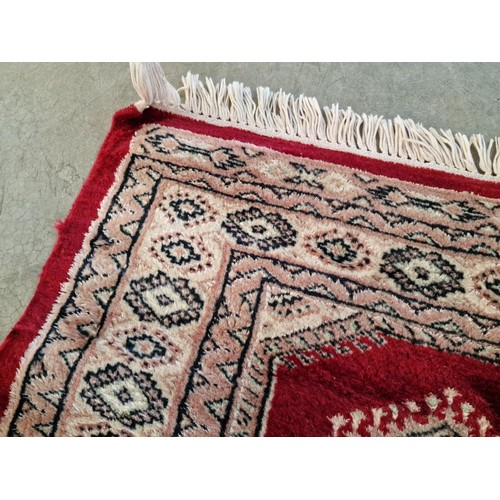 12 - Decorative Persian Style Carpet with Geometric Pattern and Red Base Colour, Wool, (Approx. 140 x 95c... 