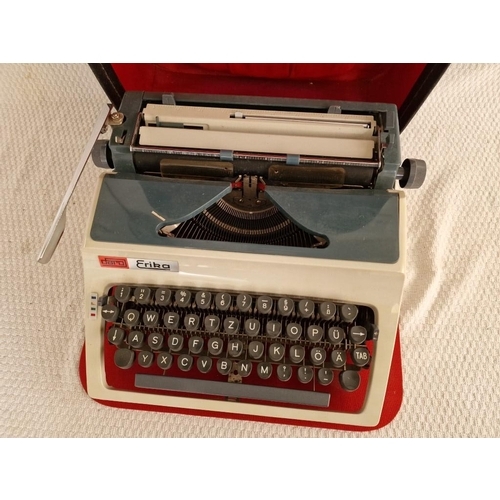 20 - Vintage 'Daro Erika' Typewriter , (32/42), in Carry Case