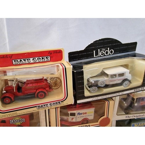 32 - 7 x Boxed Die Cast Lledo Models, Commercial Vehicles and Boxed 'Lledo Club Ltd' Edition No. 005140 V... 