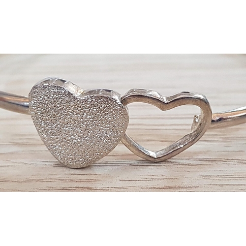 201 - .925 Silver Ladies Interlocking Hearts Bracelet (Total Weight 9gr, Approx. Ø6.5cm)