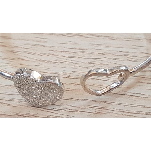 201 - .925 Silver Ladies Interlocking Hearts Bracelet (Total Weight 9gr, Approx. Ø6.5cm)