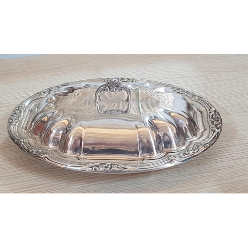 317 - Vintage Style Silver Plated Tableware Covered Entree Severing Dish (29.5 x 22.5 x 10.5cm)