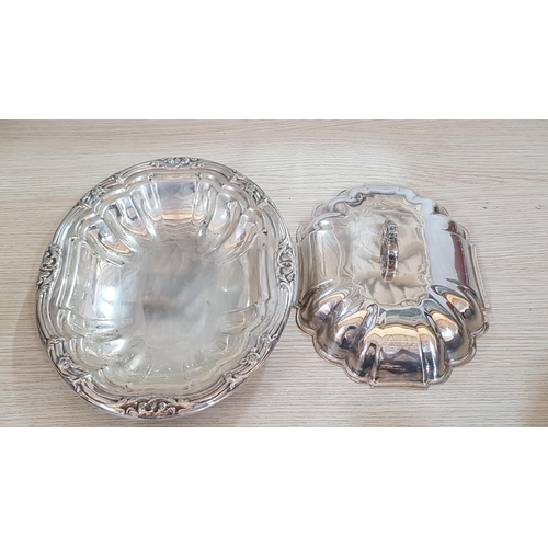 317 - Vintage Style Silver Plated Tableware Covered Entree Severing Dish (29.5 x 22.5 x 10.5cm)