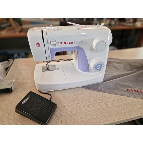 119 - Singer Electric Sewing Machine with Foot Pedal and Soft Cover, (Model: 3232)