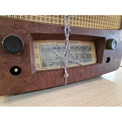 33B - Vintage Radio Rentals Radio, Model 204, (untested)