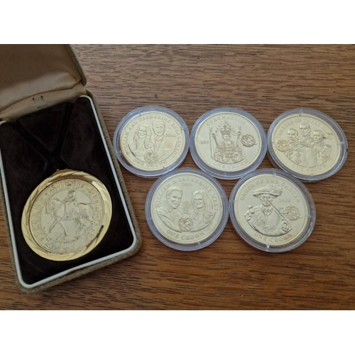 175 - Collection of 5 x Gold Plated One Crown Commemorative Coins, (2010 & 2011), Queen Elizabeth II, Toge... 