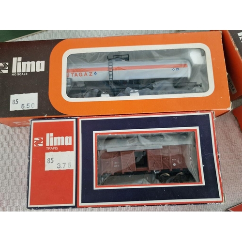 144 - Large Collection of Model Trains, 'Lima' HO Scale (1:87), Incl. Diesel Engines, Models 1630L, V160 0... 