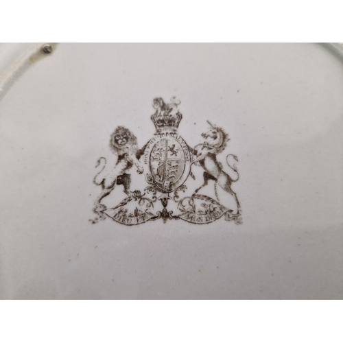 624 - 2 x Decorative Antique Wall Plates with Flowers and Dieu et Mon Droit Coat of Arms Stamp, (2)