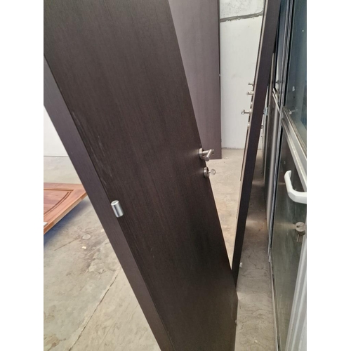 649 - 2 x Wenge / Dark Wood Effect Doors with Handles and Gents / Ladies Toilet Signs, (Approx. 69 x 209.5... 