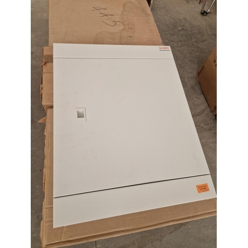 660 - 8 x 'Onesto' TPN Distribution Board / Cabinet with Metallic Cover, 4 Way, (Model: STPN604M), in Boxe... 