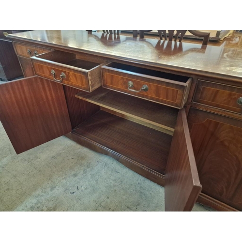 262 - Classical Style Sideboard with 4-Drawers and 4-Cupboards, (Approx. 183 x 45 x 81cm)