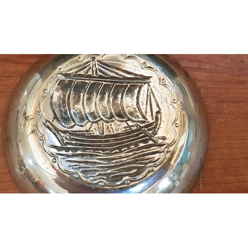 176 - Silver (.830) Dish / Plate with Ship Odyssey (Greek Mythology), (Approx. Ø: 9cm, 26g)